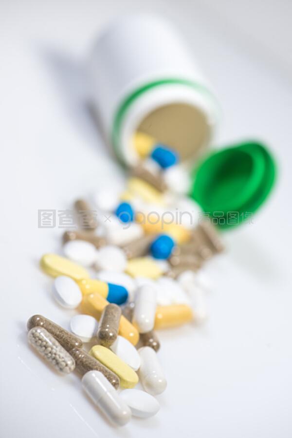 醫(yī)藥與保健 從藥品到食品補(bǔ)充劑與順勢(shì)療法的綜合視角