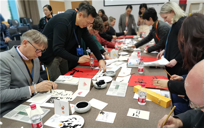 國(guó)際設(shè)計(jì)學(xué)院赴歐洲藝術(shù)院校聯(lián)盟領(lǐng)導(dǎo)人峰會(huì)，共促文化藝術(shù)交流新篇章